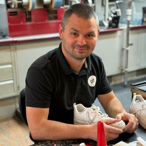 Serhii | Schuhmacher